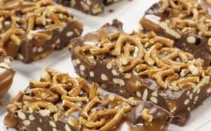 No Bake Caramel Pretzel Crack Bars Recipe