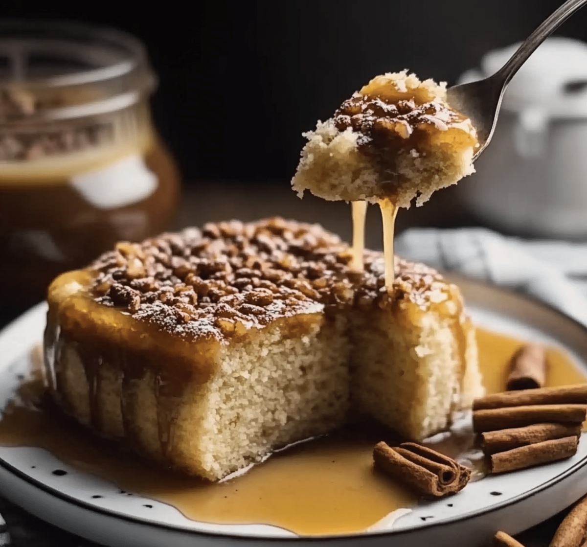 Gooey Caramel Pecan Upside-Down Cake With Cinnamon Recipe