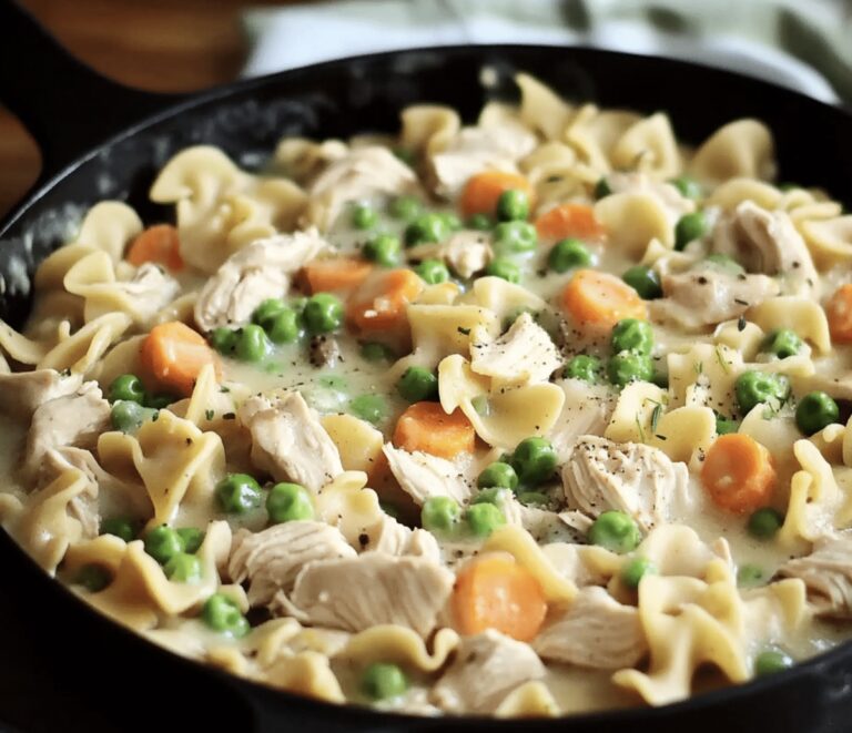Hearty Chicken Pot Pie Noodle Skillet Recipe