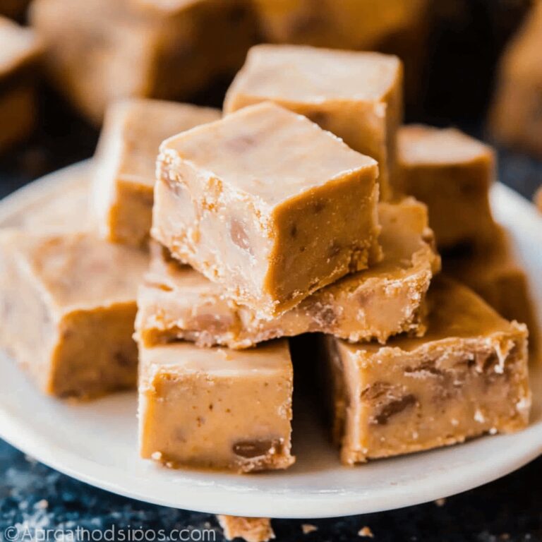 Smooth 4 Ingredient Peanut Butter Fudge Recipe