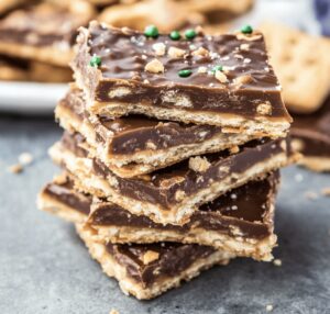 Crunchy Saltine Cracker Toffee Recipe